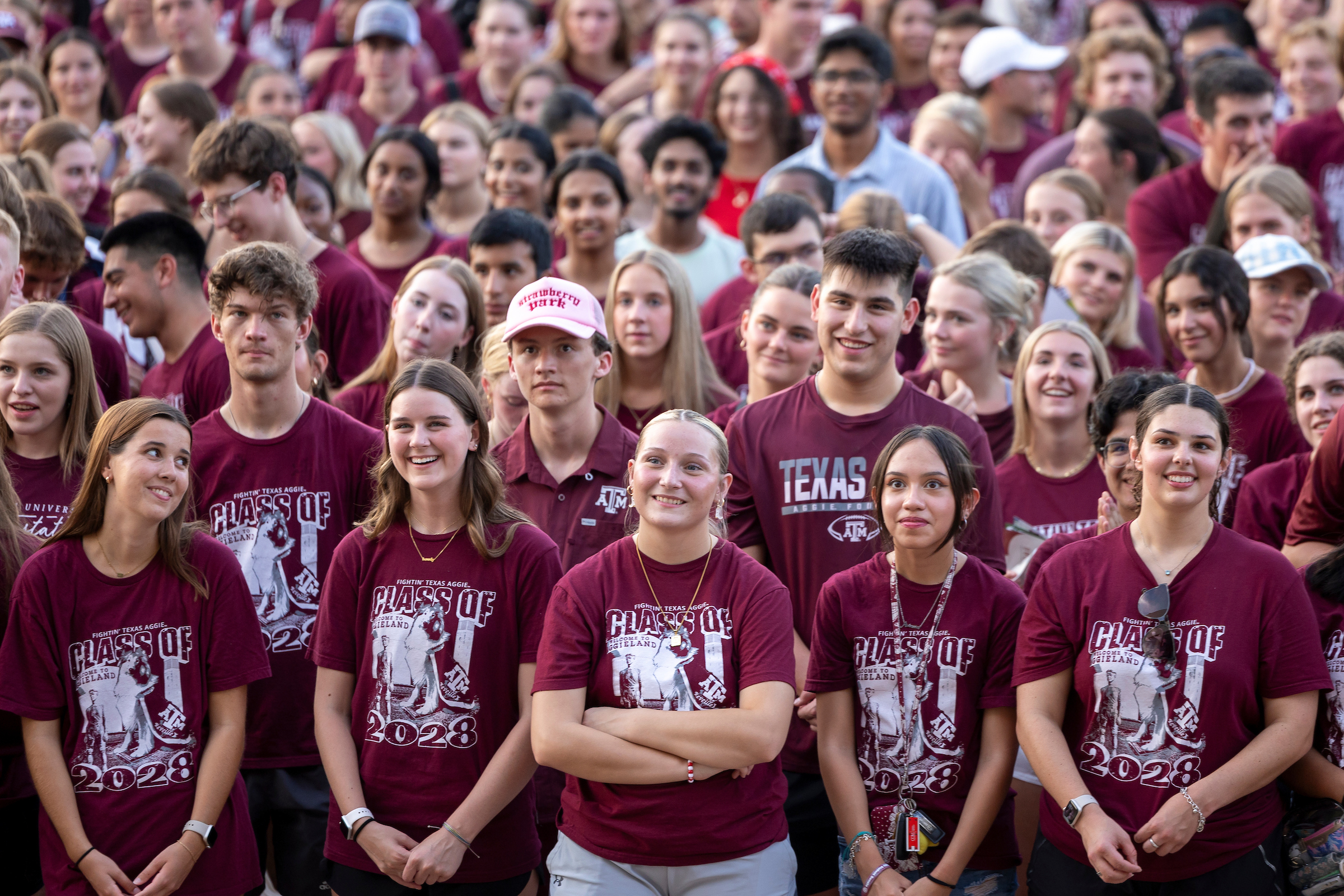 Yell practice at GatheRing during Howdy Week