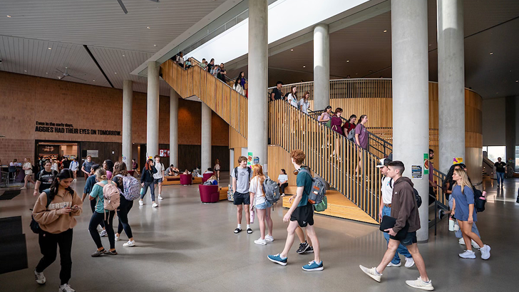 Students walking through the Innovative Learning Classroom Building